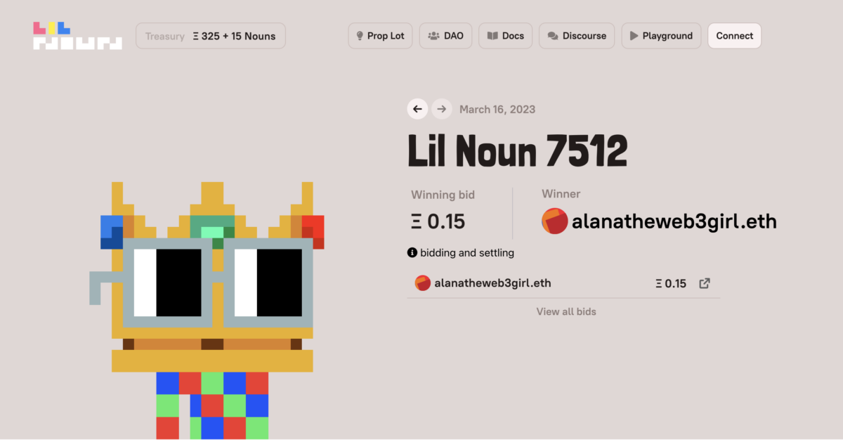 Lil nouns homepage with latest sale
